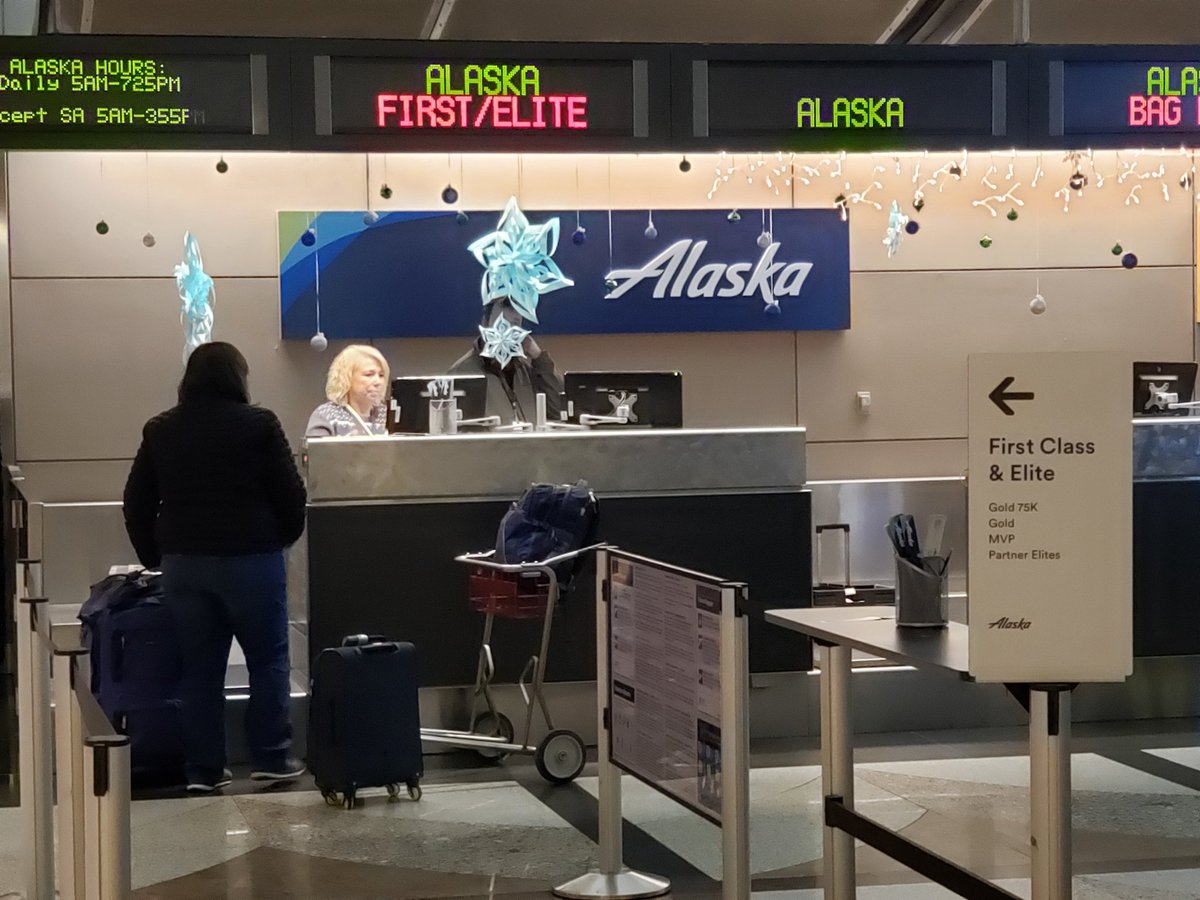 eddierandle's tweet photo. It's going to be a busy day @DENAirport and @AlaskaAir says if you wear an ugly Christmas sweater you'll bump to priority boarding for free!!! I wore this sweater to be festive but I don't think its ugly🤪🤣🤔 @LizKotalik @NatashaVermaTV #9News #UglyChristmasSweater https://t.co/wdcuXLboMN