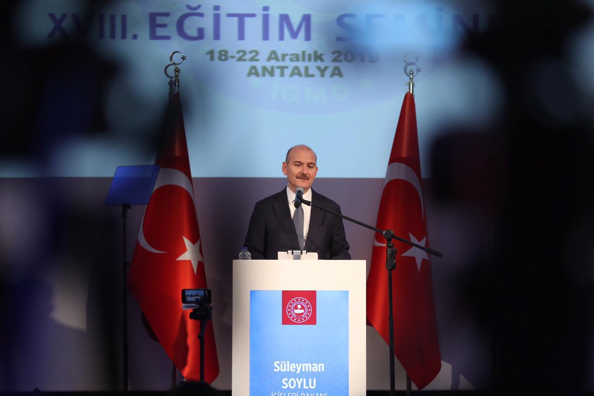 suleymansoylu's tweet photo. Biz, büyük bir Milletiz.
Bize bu vasfımızı kaybettirmek için çok uğraştılar.

Bugün dünyadaki birçok ülke, Türkiye'nin insani yardım konusunda atmış olduğu adımları takdir ediyorsa bizi çok sevdiklerinden değil, bu bizim büyük Millet olma vasfımızı kaybetmediğimiz içindir. https://t.co/ULd3CjAA5r