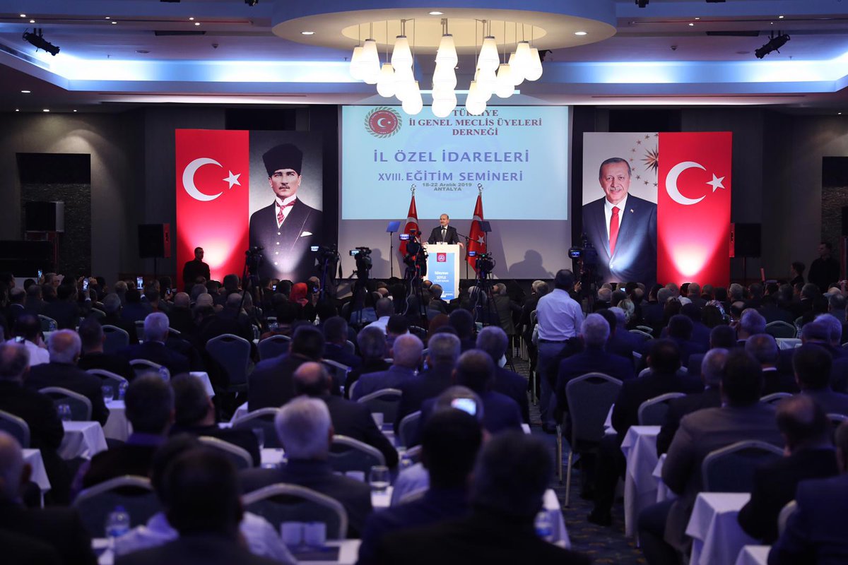 suleymansoylu's tweet photo. Biz, büyük bir Milletiz.
Bize bu vasfımızı kaybettirmek için çok uğraştılar.

Bugün dünyadaki birçok ülke, Türkiye'nin insani yardım konusunda atmış olduğu adımları takdir ediyorsa bizi çok sevdiklerinden değil, bu bizim büyük Millet olma vasfımızı kaybetmediğimiz içindir. https://t.co/ULd3CjAA5r