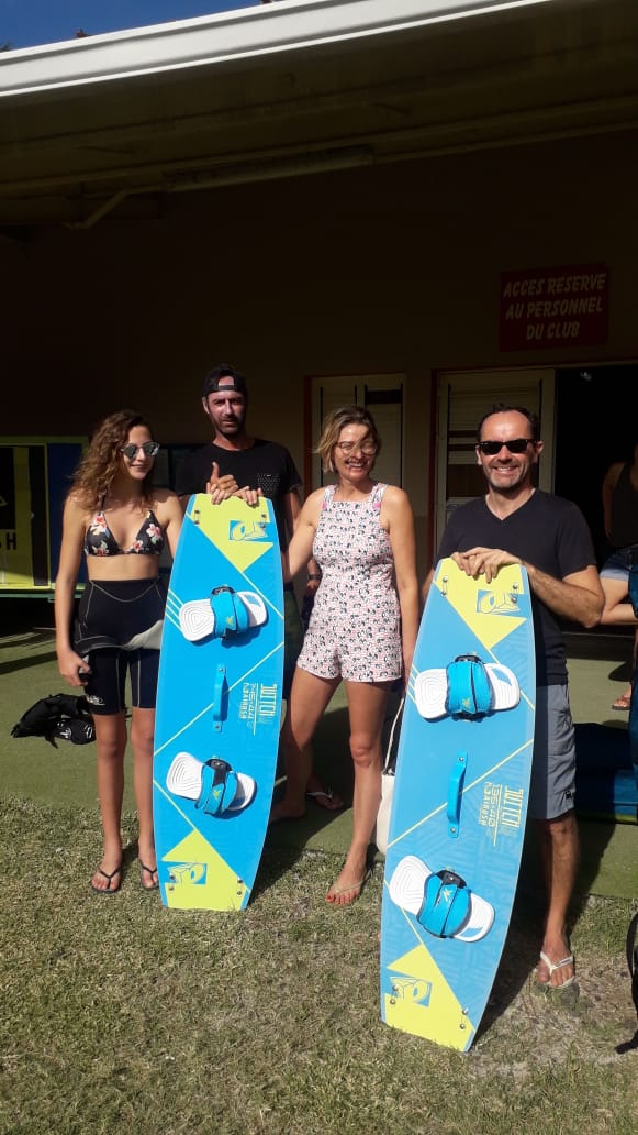 ClubCnv's tweet photo. Faites comme eux ! Venez vous initier au #kitesurf plaisirs sécurité et bonne pédagogie of course au @ClubCnv. Pas une trace de sargasses
#kiteboarding #activitésnautiques
#kitesurfmartinique
#ecoledekite
#kiteschool
#martinique
#sargasses https://t.co/MZHbtFtXc4