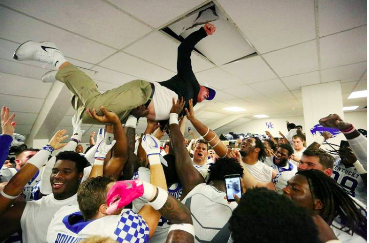PeterBurnsESPN's tweet photo. Continue to love the job @UKCoachStoops is doing at @UKFootball.

Another Top 25 recruiting class, lands Joey Gatewood as a transfer. 

Lands #1 player in Michigan, cleans up in Ohio. 

Blue collar mentality. 

More wins than Texas, FSU, Michigan St and Nebraska in last 4 years. https://t.co/77MuzaeixP