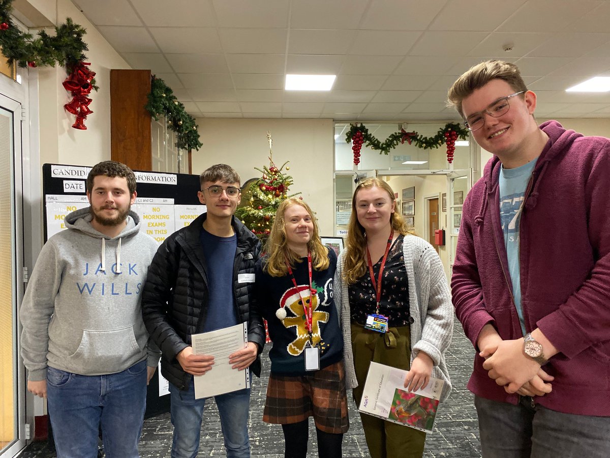 TheCryptSchool's tweet photo. It was lovely to see so many old #CryptYr13 students yesterday to collect their A Level certificates! #CryptSixthForm https://t.co/DfPfyHfO0a