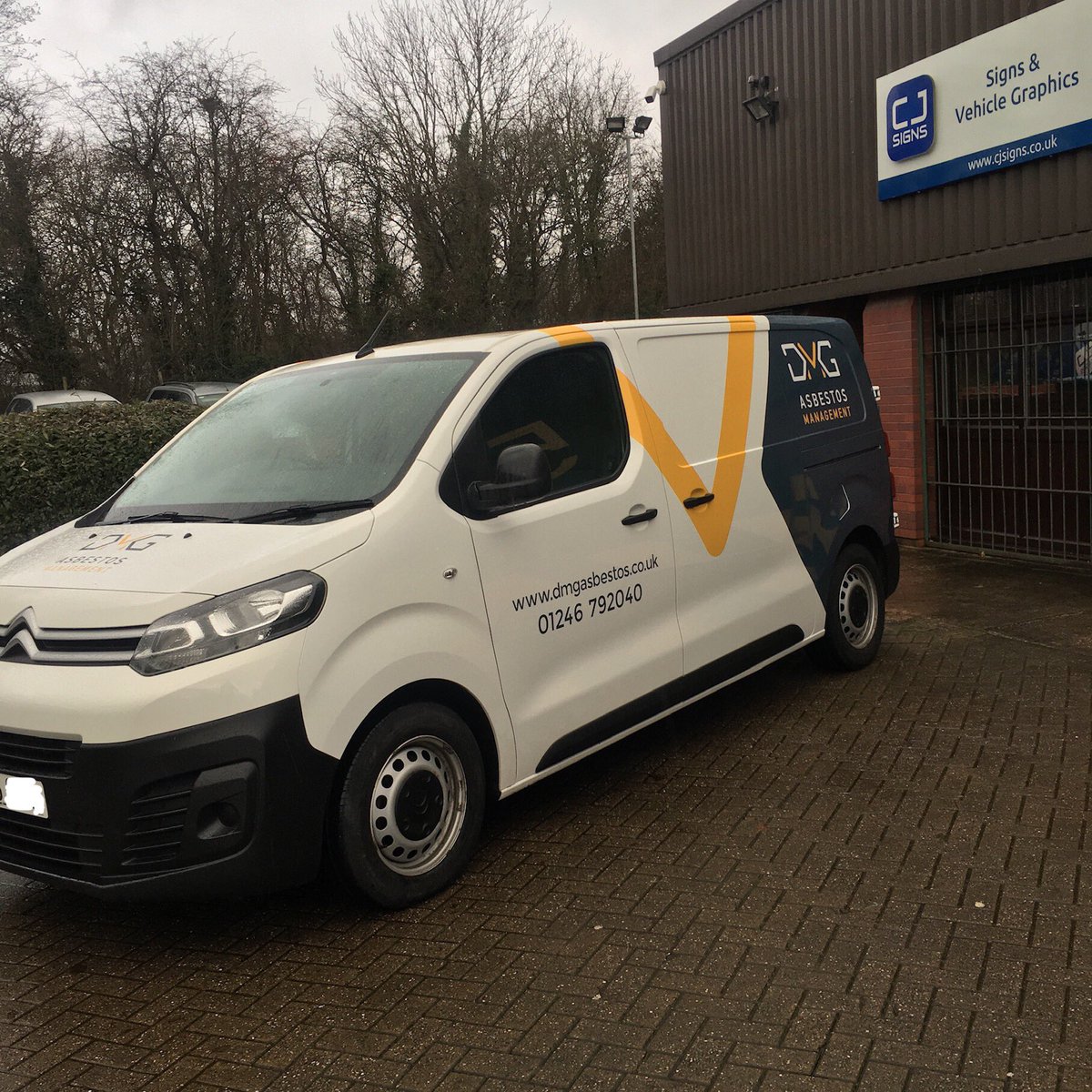 CJSignsLtd's tweet image. Nice and clean #digitallyprinted Part wrap for DMG Asbestos Management. 

@rolanddguk @William_Smiths #partwrap #commercialgraphics #sheffieldissuper #sheffieldbusiness