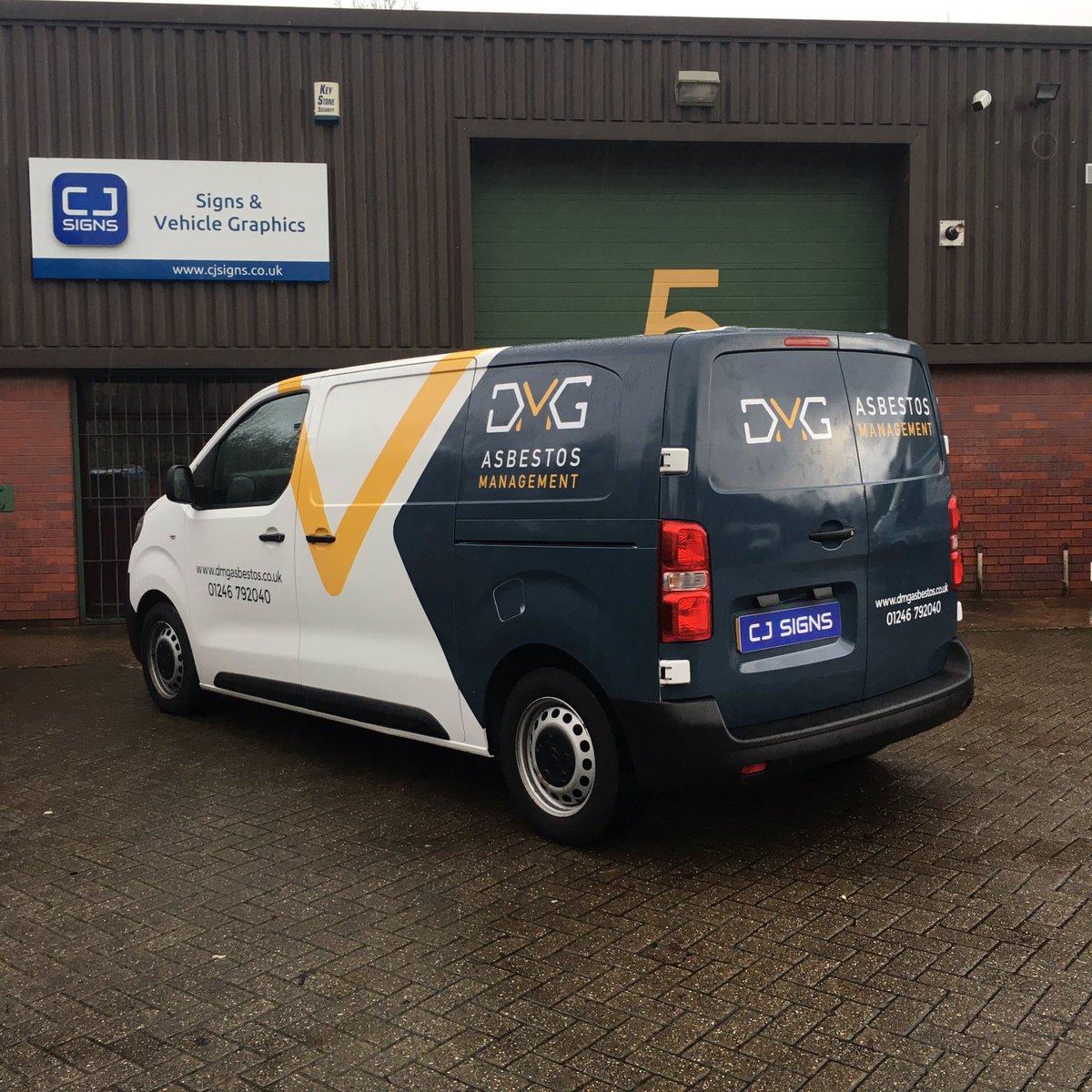 CJSignsLtd's tweet image. Nice and clean #digitallyprinted Part wrap for DMG Asbestos Management. 

@rolanddguk @William_Smiths #partwrap #commercialgraphics #sheffieldissuper #sheffieldbusiness