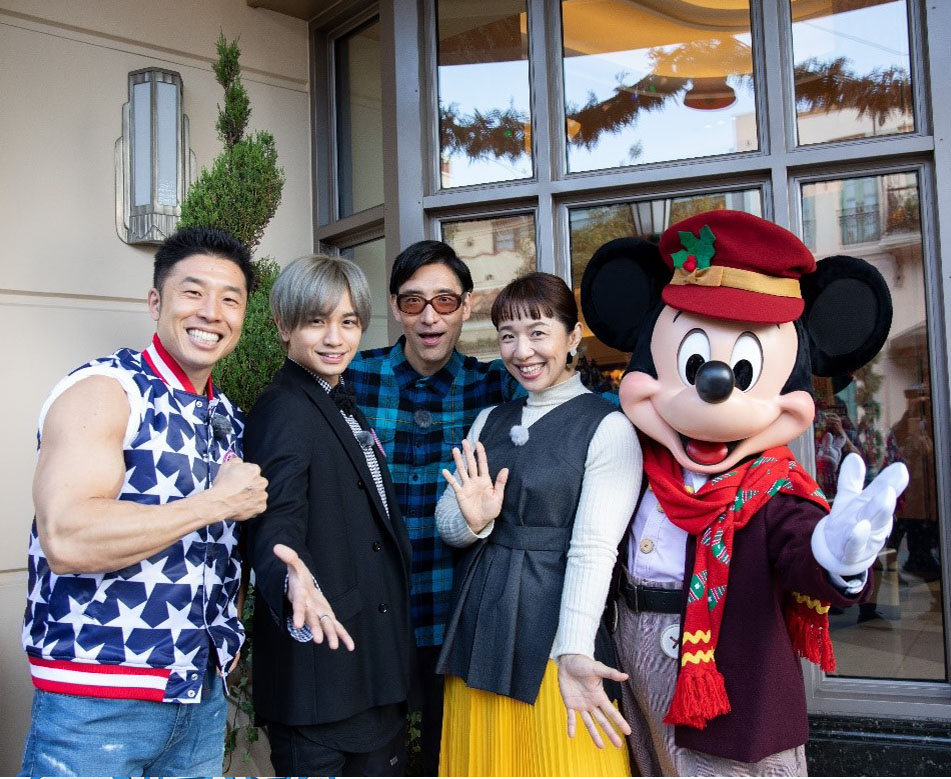 ディズニーデラックス公式 ディズニーデラックス 会員限定 配信中の Disney イッツ ア クイズワールド クリスマス スペシャル で紹介した 甘 い香りがする ミッキーマウス キャンディ クッション を抽選で3名様にプレゼント 中島健人