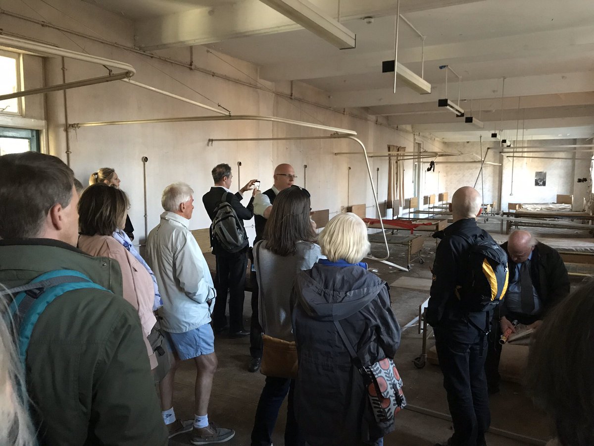 summerstown182's tweet photo. And at No16, high on the hilll overlooking #Tooting since 1840 - things are changing @SWLSTG #SpringfieldHospital - on a warm spring night it was an unforgettable privilege to be amongst the last people to visit the old buildings on this historic site https://t.co/nA7qi9HyA9
