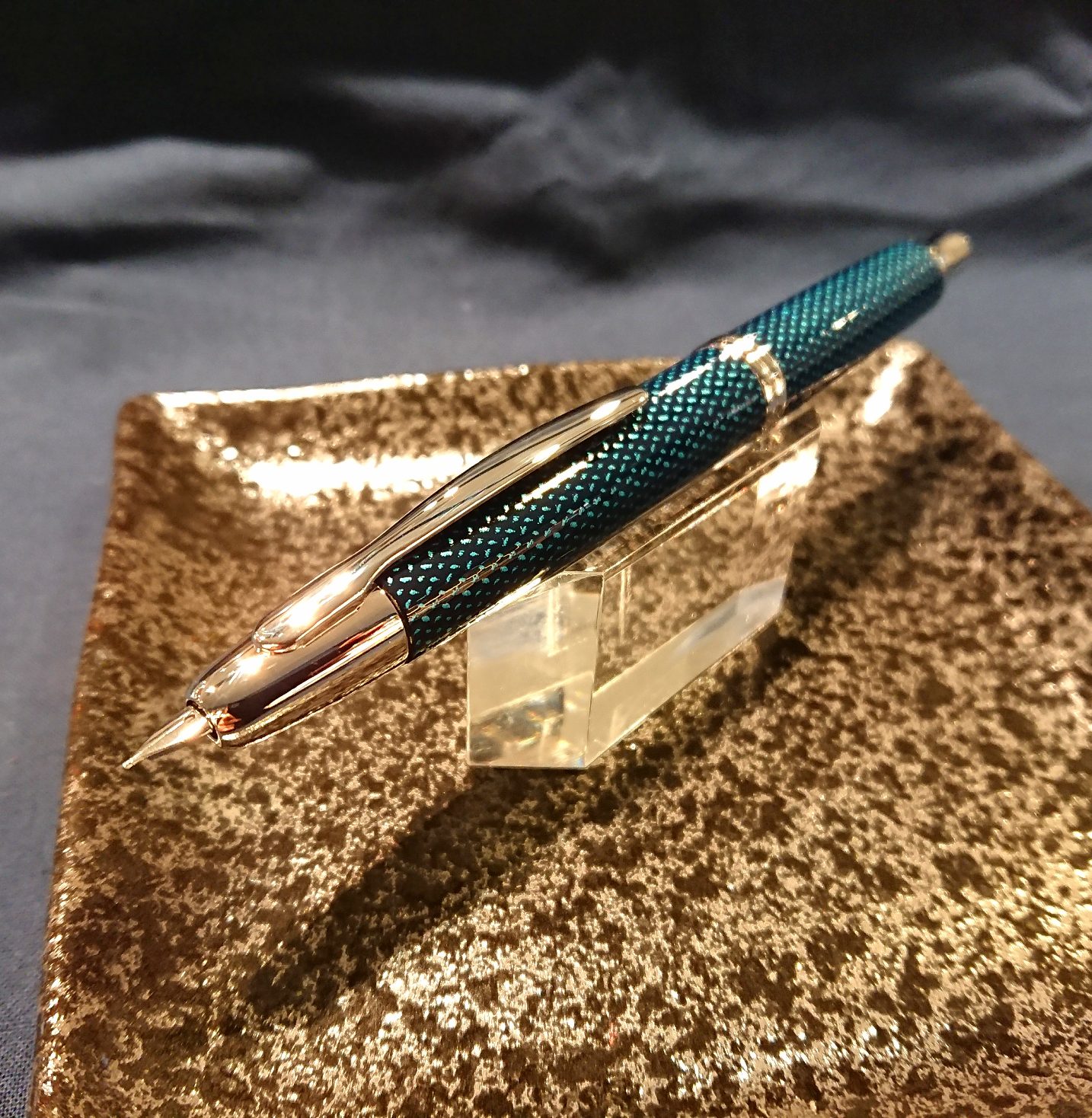 PILOT CAPLESS Kasuri 黒万年筆字幅M