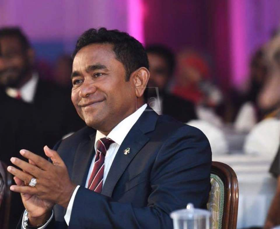 maaaaash17's tweet photo. ދިވެހިބިން މީއުފަން މަގޭބިން
ލެވުނު ފުރަތަމަ ނޭވާ މަގޭބިން
އެބިމަކަށް އެންމެ ފަހުގެ ވިންދާ
ދޫކޮށްލަދޭނޭ ނޭވާ މަގޭބިން    #MeeMageyRaajje #LCE2020 #VotePPM #FreePresidentYameen https://t.co/12KgFOtI3K