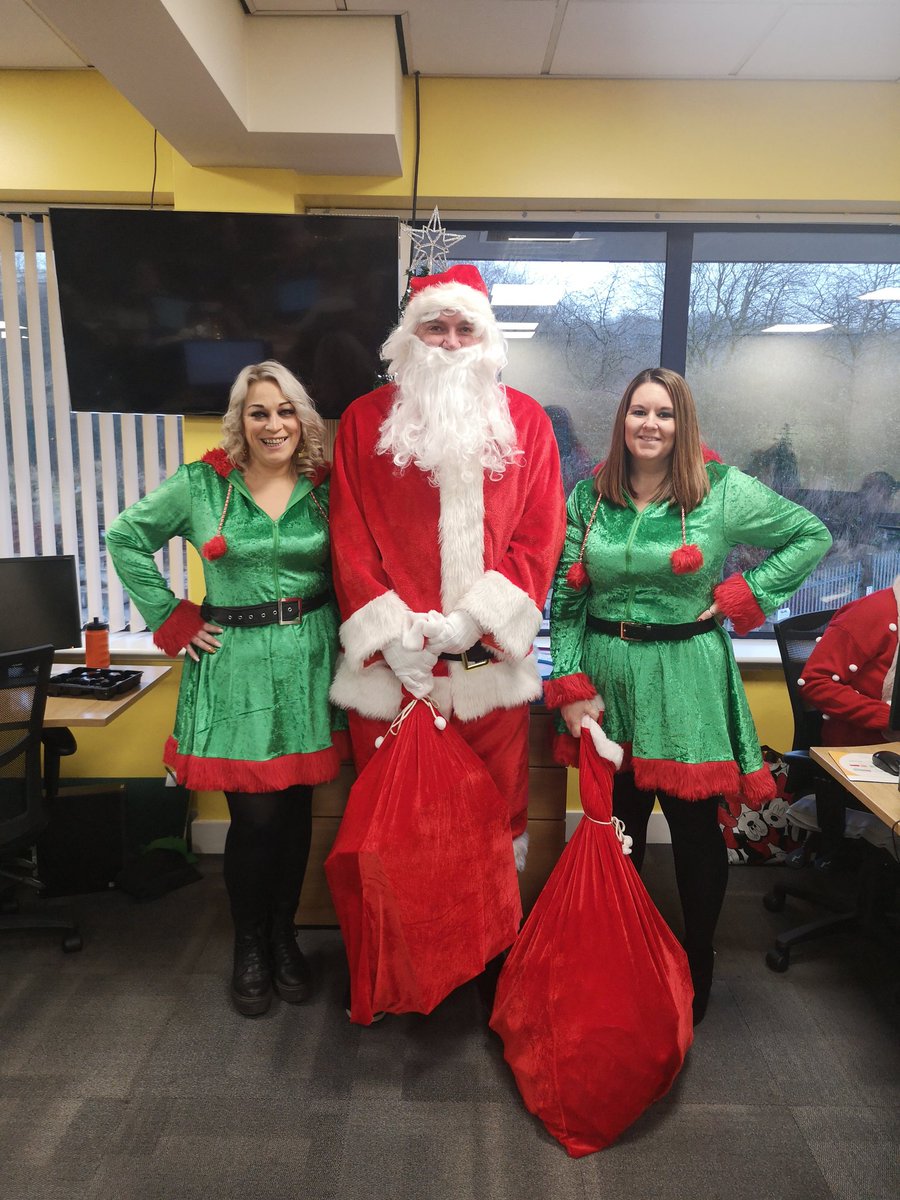 autonetvan's tweet photo. Ho ho ho... The @autonetvan Santa and his elves are ready for their travels today, visiting charities across Stoke-on-Trent 🎅🎁🎄 #TisTheSeasonForGiving https://t.co/jqm8C9TtCV