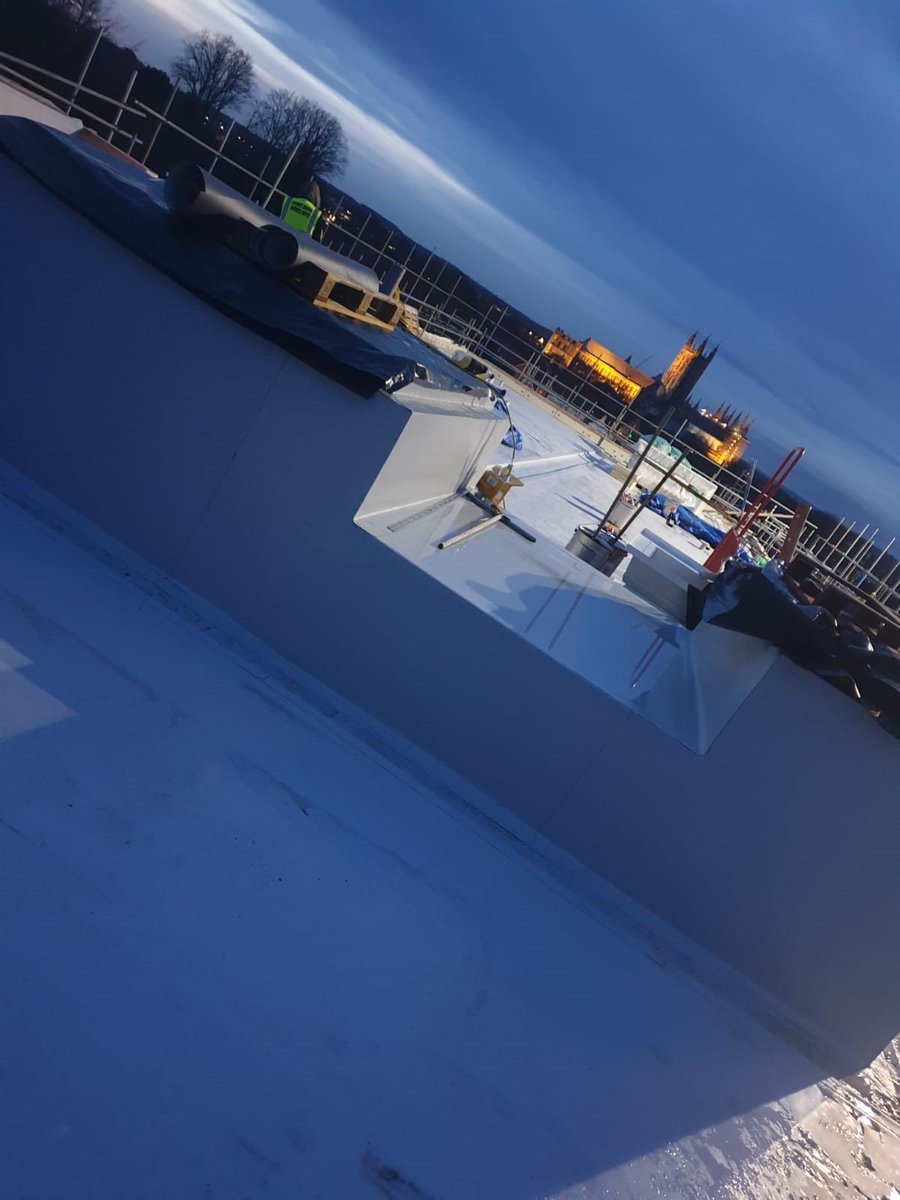 As the sun sets on another great year for <a href="/DerwentRoofs/">Derwent Roofing</a>, we would like to take this opportunity to thank all our clients, suppliers and of course our fitters and office staff.  Have a great Christmas and New Year! #wearesarnafil