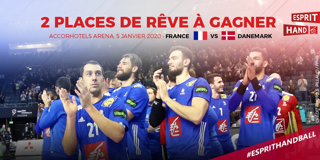 EspritHandball's tweet photo. #VousEtreUtile 
Ça vous dit d'aller encourager les Bleus avant l'Euro 2020 à Paris ? 
Et si en plus c'était dans des fauteuils en bord de terrain ? 
On vous offre deux places de rêve pour #FRADAN ! 😍
Follow + RT pour participer ! 🤞
#EspritHandball https://t.co/bQY2KnCANp