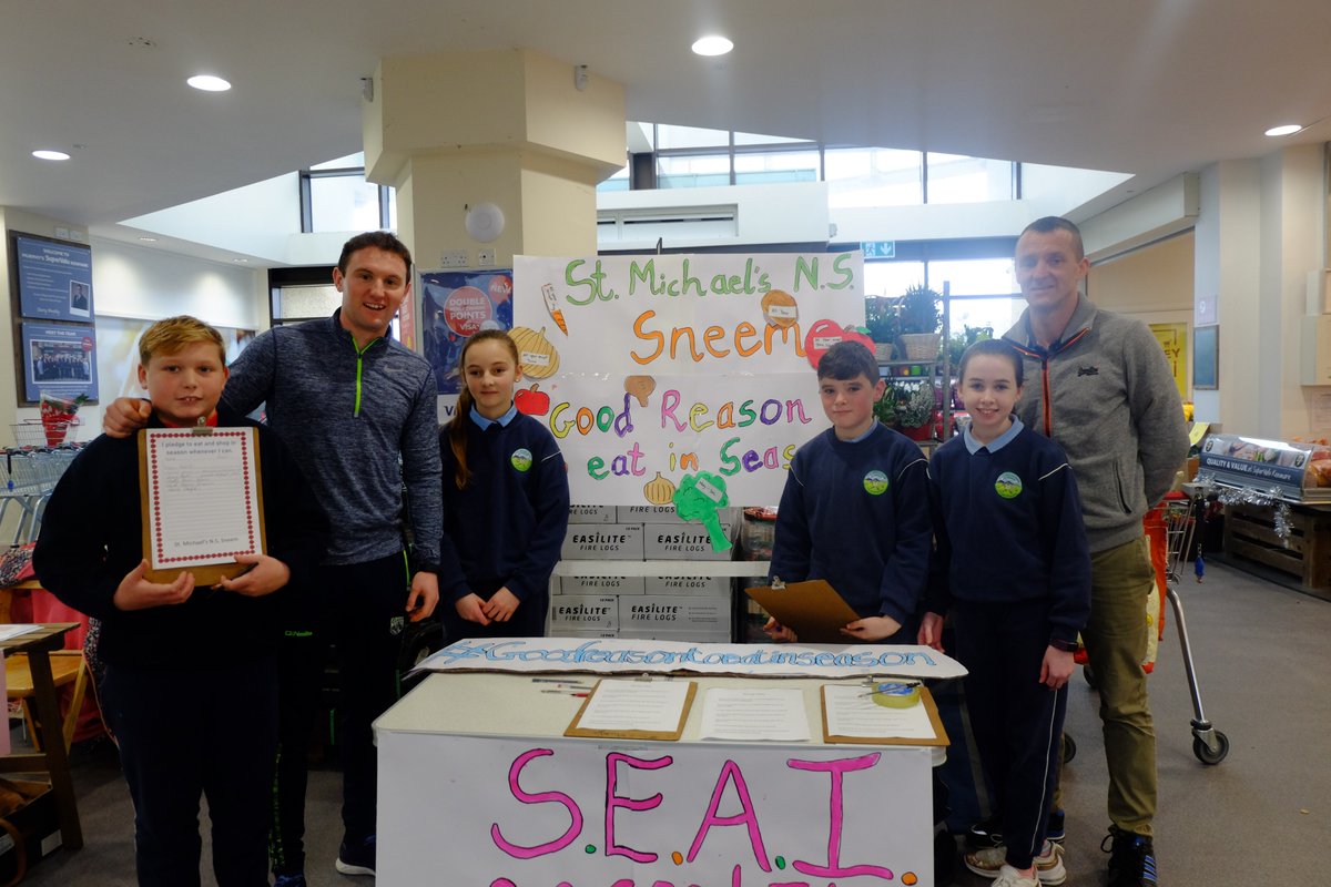 sneemns's tweet photo. Getting our message out there #goodreasontoeatinseason
@kenmarenews  @SuperValuIRL @SEAI_ie @darinaallen @clodaghmckenna Fantastic to meet so many people and get so much feedback from our surveys. https://t.co/kh7uko2U5P