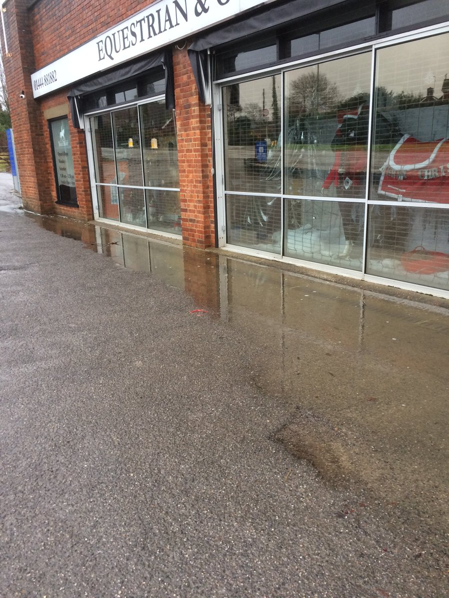 MCWBOLNEY's tweet photo. @WSCCResilience @SouthernWater  London Road Bolney RH17 5PY. 4 businesses flooded out due to blocked drains. Please deal with asap. We're losing business. https://t.co/Z8OepgFlor