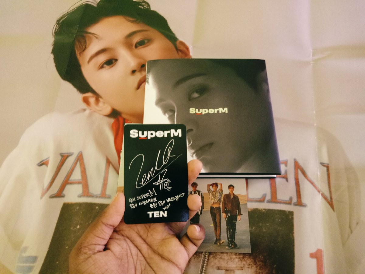 mark_luvlee's tweet photo. SuperM the first mini album Mark Version, Ten's photocard (uwu my wayv bias♡), Booklet, mini booklet, folded Mark poster extra Jisung photocard (dnyl)
#SuperM #TheFirstMiniAlbum #MarkVersion #MARKLEE #SuperMAlbum #NCT #NCT127 #WAYV #NCTzen #EXO #SHINee #TEN https://t.co/UCwcDa8na6