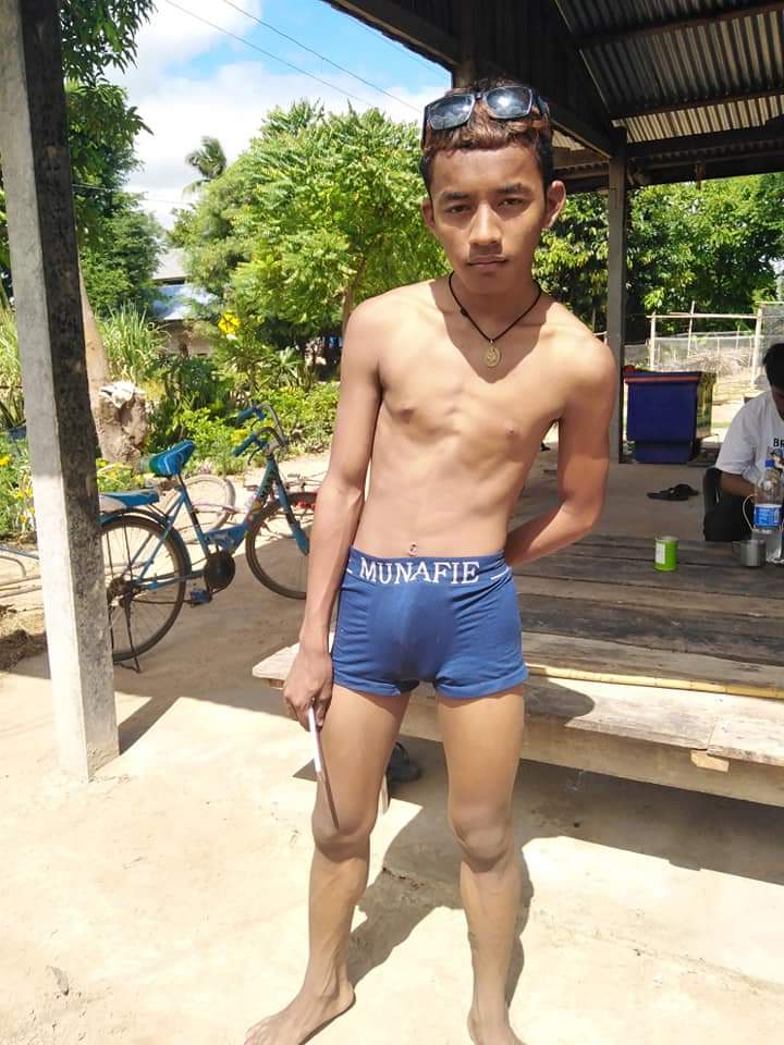 Croah0TCcaCaFuk's tweet photo. ���ส่กางเกงแล้วไม่ชอบ วันหลังจะไม่ใส่อะไรแล้วนะ https://t.co/PA25hHddsq