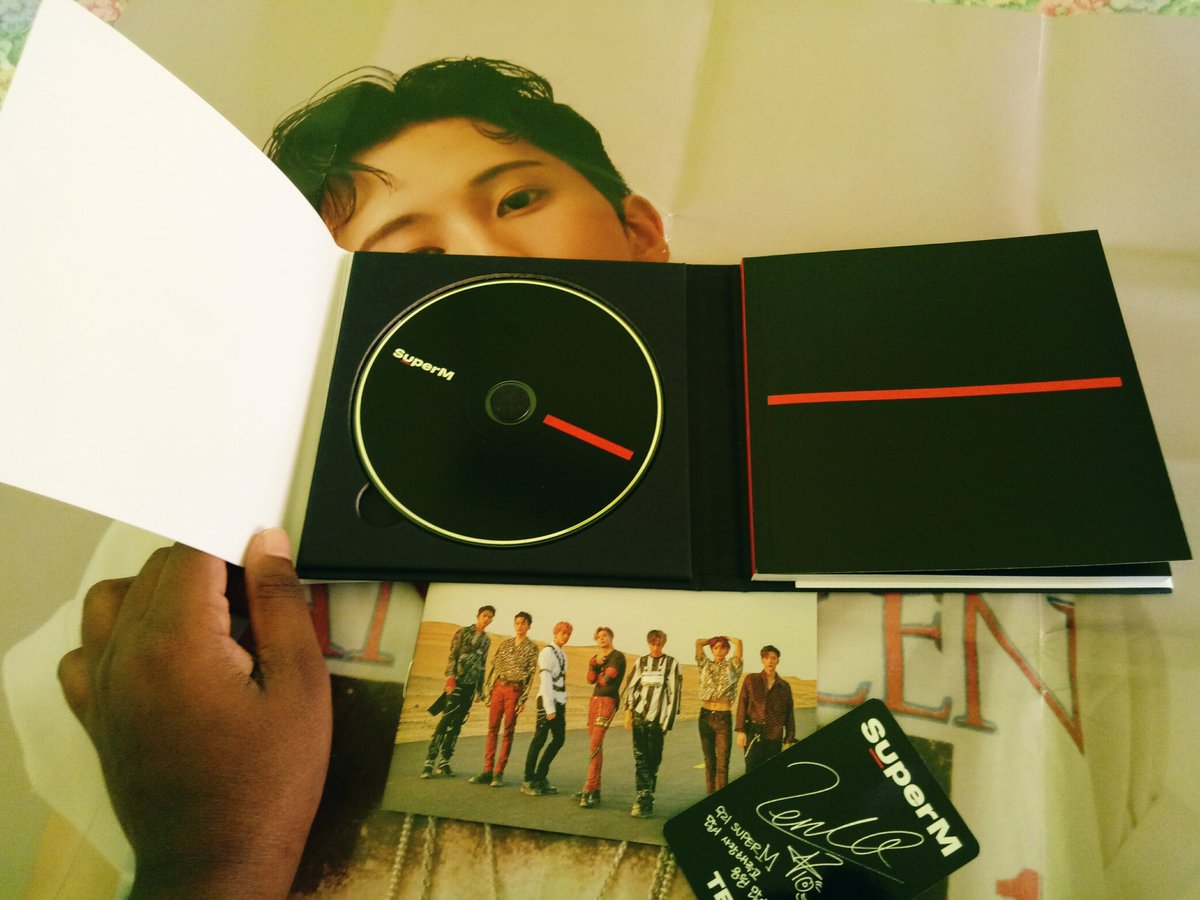 mark_luvlee's tweet photo. SuperM the first mini album Mark Version, Ten's photocard (uwu my wayv bias♡), Booklet, mini booklet, folded Mark poster extra Jisung photocard (dnyl)
#SuperM #TheFirstMiniAlbum #MarkVersion #MARKLEE #SuperMAlbum #NCT #NCT127 #WAYV #NCTzen #EXO #SHINee #TEN https://t.co/UCwcDa8na6