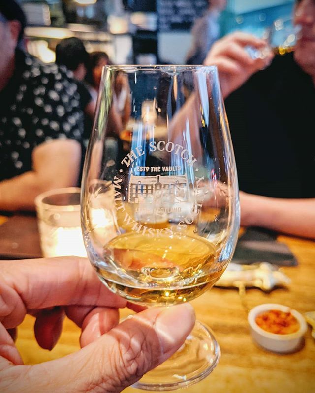 hendyo's tweet image. #FriYay pre Christmas drinks! Not a bad way to finish off the working year with Star Wars and few tipples 🥃 with the OG local whisky legends!! ift.tt/2PFOOcP