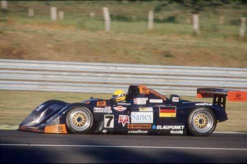 esseemmequattro's tweet image. #FastAway 2 - ALEXANDER WURZ

La carriera di #Wurz inizia nel 1986 con un titolo mondiale: quello della BMX, all'epoca però non ancora riconosciuto dall'UCI.
Coi motori fa la trafila: kart, Formula Ford, F3 austriaca (vinta), F3 tedesca... E poi Le Mans 1996, che vince al debutto