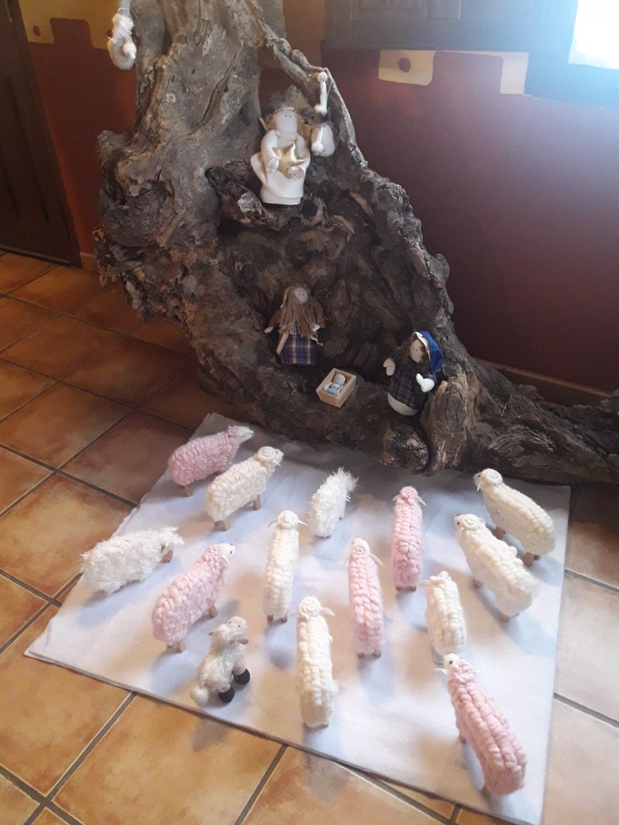 Y donde las ovejas son parte importante del Belén, como no puede ser de otra forma, es en <a href="/Quesomucientes/">Queseria Mucientes</a>. Aquí además seguramente encontrarás ese detalle navideño para los más gourmets de tus familiares y amigos.
#yopongoelbelen