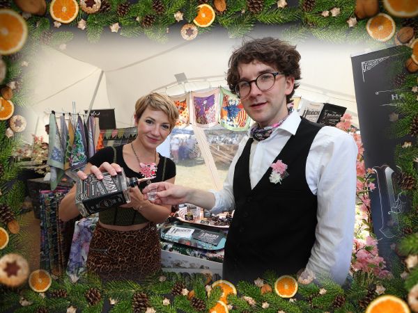 NewburyShow's tweet photo. On the 20th day of #christmas, we loved crowning our very first #gin competition winner at the #BerkshireShow 2019! Check out @CuriositiesGin and why not treat yourself to a #Christmas tipple! 👍 🍹 🍸  #FridayFeeling #ChristmasGin #ChristmasTreat https://t.co/MzTOUGBeVU