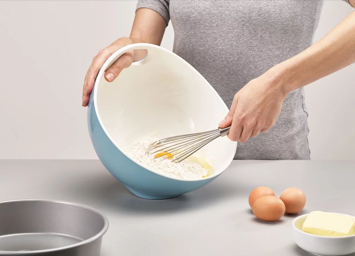 It's #FreebieFriday! 🙌

Up for grabs this week is a #JosephJoseph measuring cup set, and matching 'Tilt' mixing bowl.

To enter; like, RT, tag a friend and let us know what you'll be baking this #Christmas.

Winner announced on Monday, UK residents only.

Good Luck!

#Win #Comp