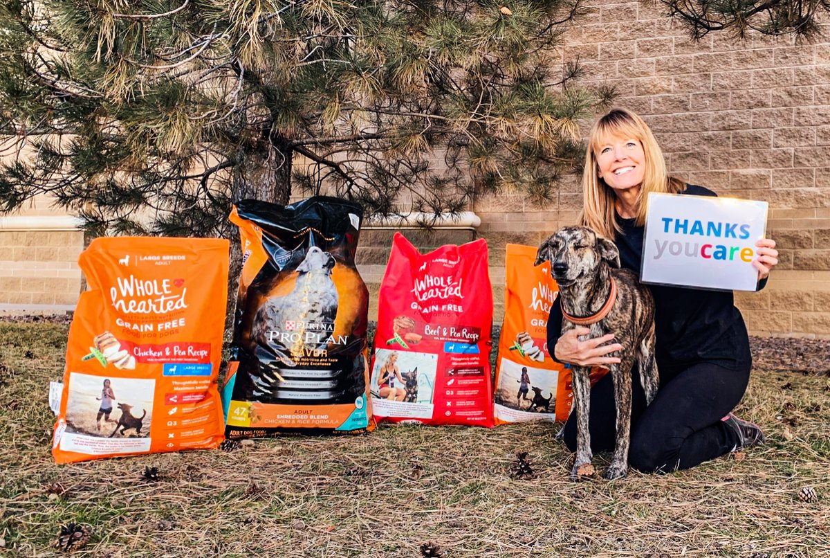 YouCare_World's tweet photo. So glad to welcome @4p4lrescue 🐾 into the #YouCareFamily ❤️

They do amazing work rescuing pets from #euthanasia in #highkill shelters and finding them forever homes.

Here they are with the meals that we were able to donate thanks to your support and searches on YouCare💪🏽🔎 https://t.co/h5vXzMo1UH