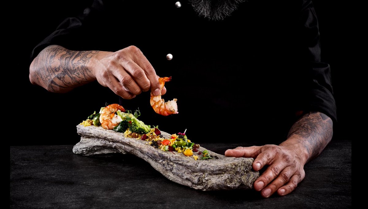METRO_News's tweet photo. Restaurateurs have to run a profitable business and serve their guests good food. How @METRO_DE steps in here? With the new METRO Chef Gourvenience, a convenience product range by pros for pros. 👨‍🍳👌 https://t.co/zQkQEUk9LQ #METROWholesale360 #METROchefCommunity #MovingGoods /kk https://t.co/mSGIkdQrsE