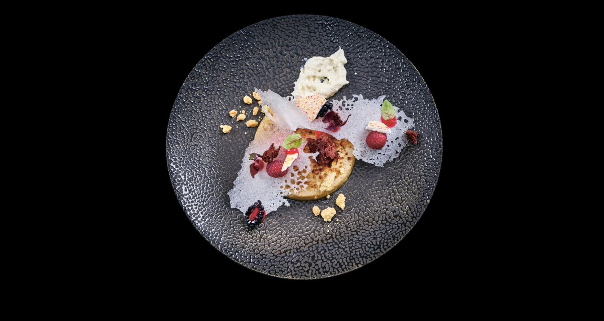 METRO_News's tweet photo. Restaurateurs have to run a profitable business and serve their guests good food. How @METRO_DE steps in here? With the new METRO Chef Gourvenience, a convenience product range by pros for pros. 👨‍🍳👌 https://t.co/zQkQEUk9LQ #METROWholesale360 #METROchefCommunity #MovingGoods /kk https://t.co/mSGIkdQrsE