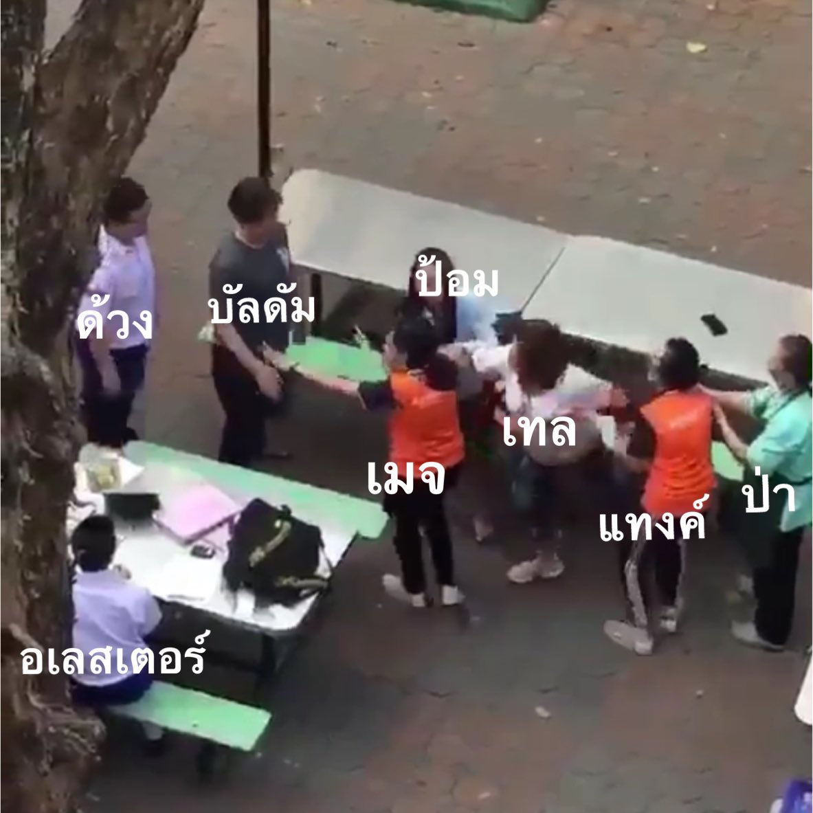 oohs00's tweet photo. ในป้อม https://t.co/Kd1T57IXCl