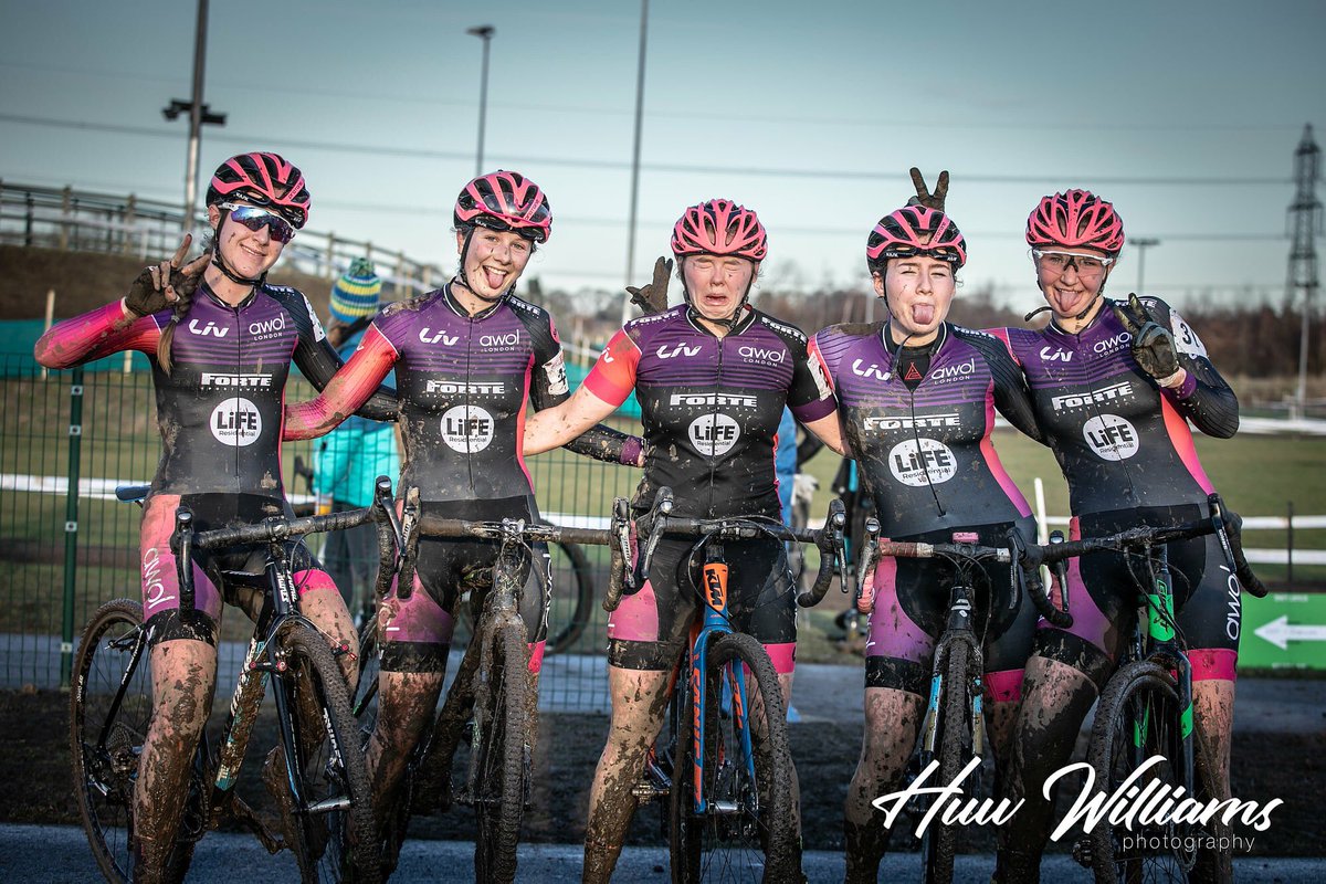 Everyone knows @livAWOLSpokd are the most serious team in this cyclocross business... 

📸<a href="/huw_williams1/">Huw Williams</a>