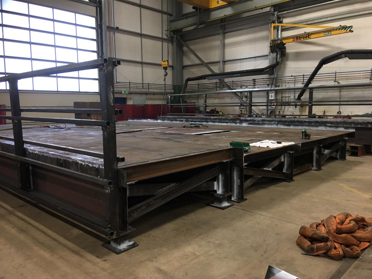 SkanskaUKplc's tweet image. Christmas is all about building bridges and we’re no exception. Thanks to our FABrications team this bridge is complete, wrapped up and on it's way to our customer ahead of schedule and in time for Christmas. #Doncaster #cementation #welding #bridges #fabrications #steel