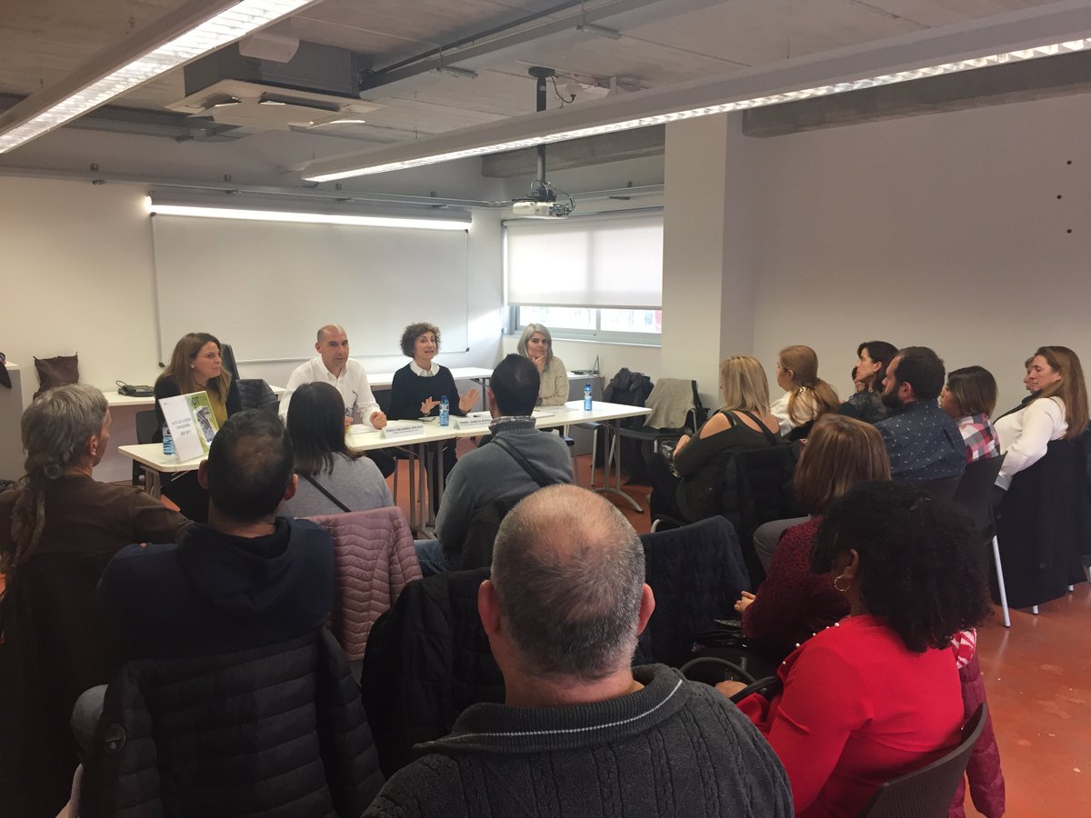 gammaformacio's tweet photo. Acte oficial de cloenda del Dispositiu d'#orientació i #formació #DOT2019 on hem col•laborat en la millora de #competències instrumentals en l'ús de les #TIC. @connectatsspm i usuaris del servei, sou fantàstics!!! #DOTSPM #DibaOberta https://t.co/og1L7BCD7I