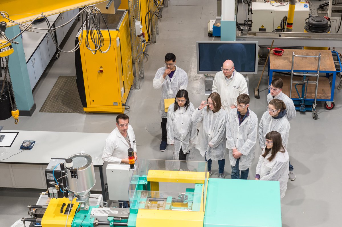 LboroSCL's tweet photo. Our #EngineeringExperience residential taster visit is happening in 2020 - applications close on the 10th of January! Don't miss this great opportunity to learn about the different types of engineering, as well as student life. More info can be found here: https://t.co/ZhL15leF1a https://t.co/1vNRLY4kLF