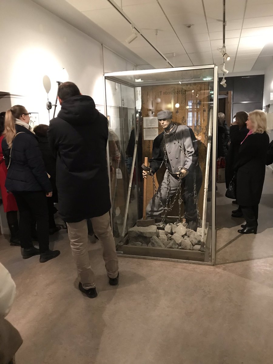 Trevlig avslutning med #EIF igår på Långholmens wärdshus samt guidad tur i fängelset med en oerhört skicklig och underhållande guide. Tacksam för ännu en givande termin. #lidskol #vilärochharkulpåjobbet 🎄#godjul