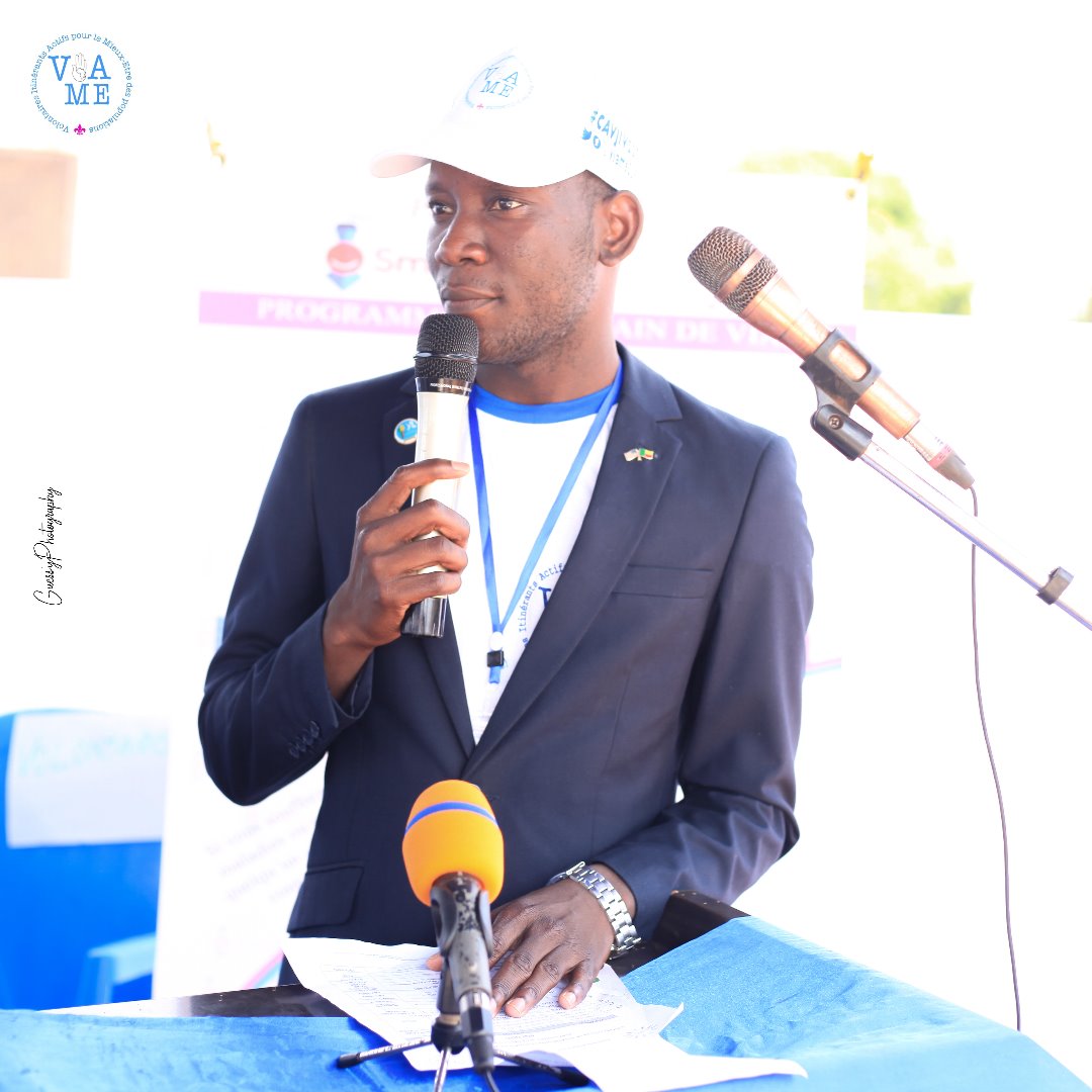 AgroAboudou's tweet photo. Le bonheur d'être Volontaire. 
Nous avions célébré la journée International du Volontaire 2019 à Djakotomey où nous avons servi plus d'un millier de patients à travers plusieurs activités communautaires.
#VIAME229 https://t.co/X8h867wKtY