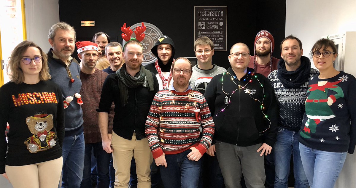 Journée officielle du pull/look moche de Noël par nos équipes de R&amp;D Produits et Indus @GroupeJouve Lens ! Merci de ne pas seulement oser/innover dans nos projets mais aussi pour aujourd’hui dans le look 😉#commitment #pullmochedeNoel
