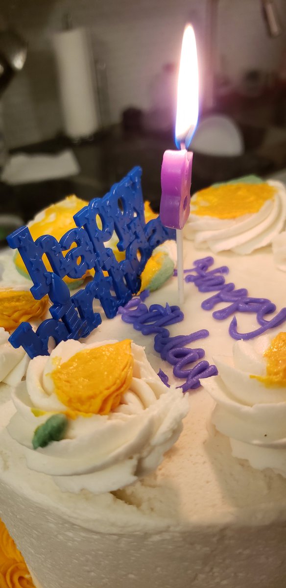 TheSquareEnix's tweet photo. This year, everyone at home had a Whole Foods Vegan cake for their Birthday and it was awesome. Myself, my mother, my father and brother.
The guests loved it and everyone had a ball trying them out. πͺπΌ Wurd!
#SweetToothSeduction #WholeFoodsVeganCake #VeganCake #LessCruelty https://t.co/KIbdXkEnzE