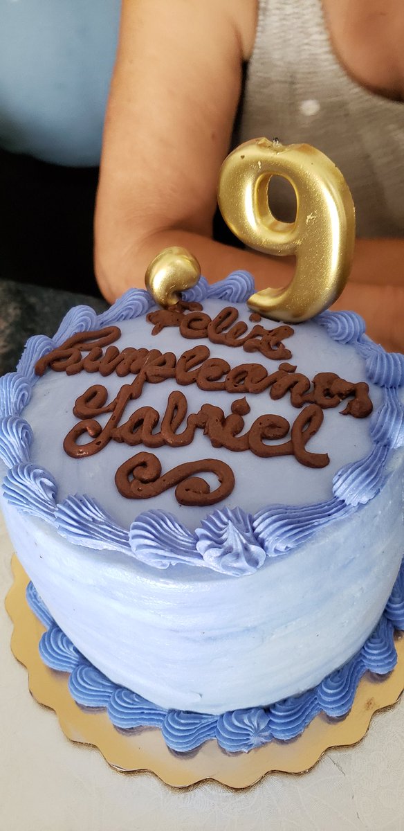 TheSquareEnix's tweet photo. This year, everyone at home had a Whole Foods Vegan cake for their Birthday and it was awesome. Myself, my mother, my father and brother.
The guests loved it and everyone had a ball trying them out. πͺπΌ Wurd!
#SweetToothSeduction #WholeFoodsVeganCake #VeganCake #LessCruelty https://t.co/KIbdXkEnzE