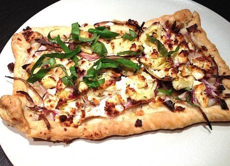 Recette de la tarte aux oignons rouges, aux coeurs d'artichauts et à la feta via <a href="/pratique/">Pratique.fr</a> 

 buff.ly/2Le2UOQ

#food #Cooking #cuisine