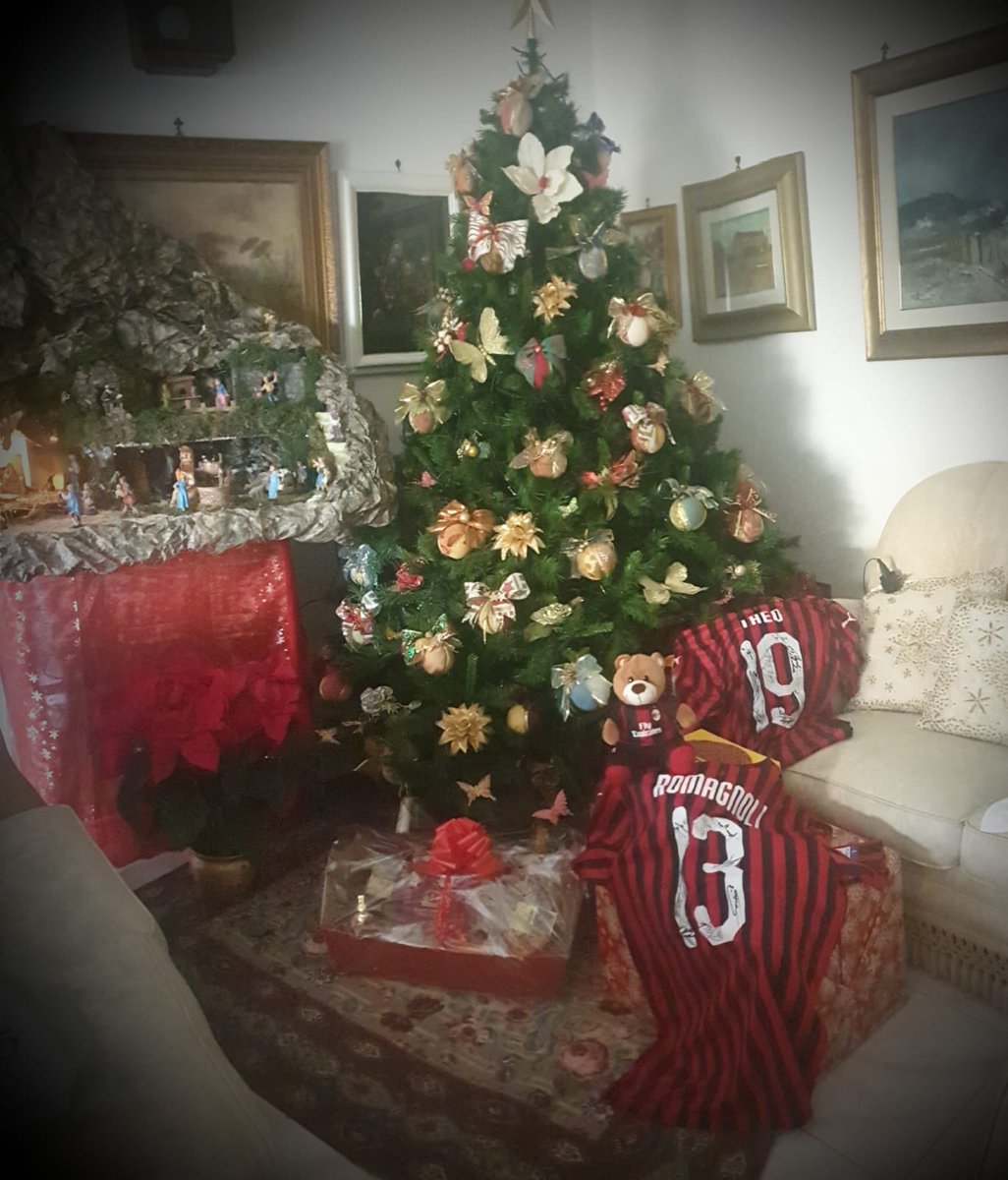 Grazie alla grande generosità di <a href="/NonEvoluto/">Alessandro Jacobone - Milanisti NE</a> e di <a href="/acmilan/">AC Milan</a> , per il derby del cuore avremo a disposizione per il #derbydelcuore un maglietta di #Romagnoli e una di <a href="/TheoHernandez/">Theo Hernandez</a> , entrambe autografate. Le due ambitissime magliette saranno assegnate tramite una riffa!