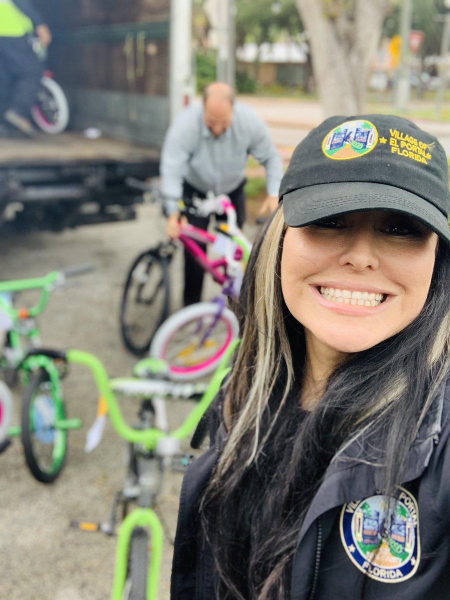 elportalvillage's tweet photo. Thank you Marc from Waste Connections and Miami Dade County League of Cities for your donation to our children #mdclc #iheartelportal https://t.co/YqqlnTKH5O