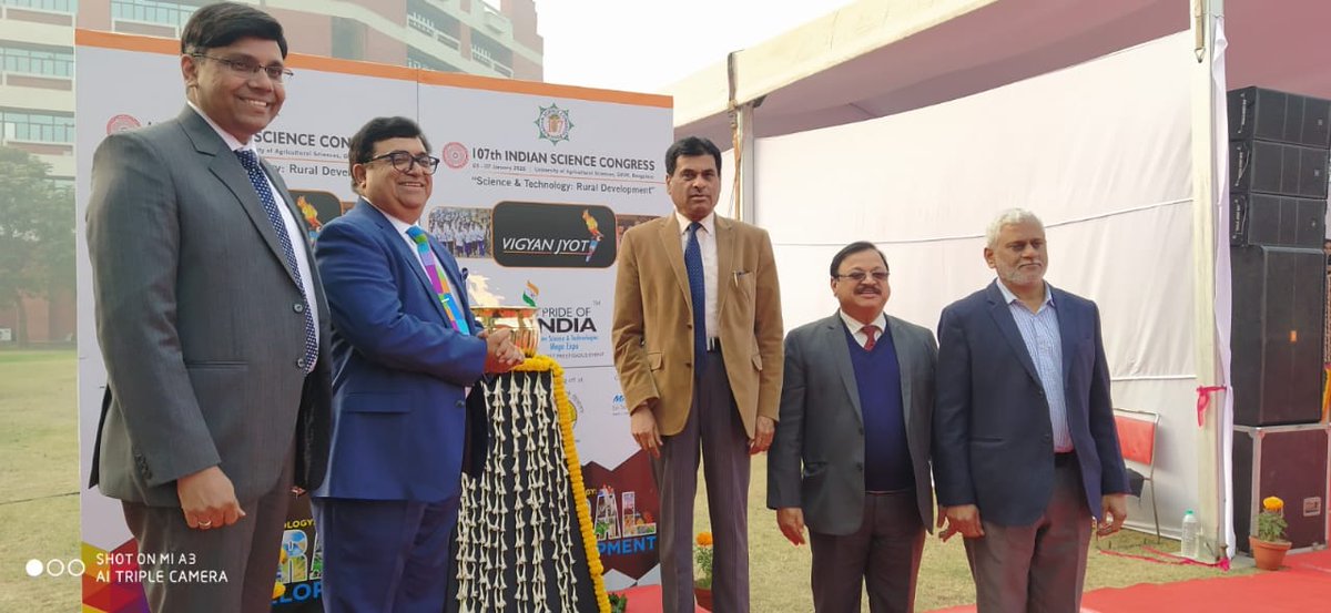 ISCPOIEXPO's tweet photo. The honourable dignitaries gracefully inaugurate #VigyanJyot ceremony #ISCPOIEXPO #ISC2020 #FlameOfKnowledge https://t.co/kSLbfawNU2 https://t.co/VSpRUOikwh