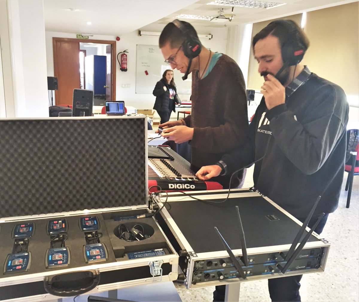 altairaudio's tweet photo. Last week we visited @CTEspectaculo to conduct a brief seminar on the basics of intercom and cue lights systems🚥🚥🚥
It´s a pleasure to share some time with the soon-to-be professionals that will be in charge of the technical aspects at the most important theatres of Spain🎭 https://t.co/007EpfgsGF