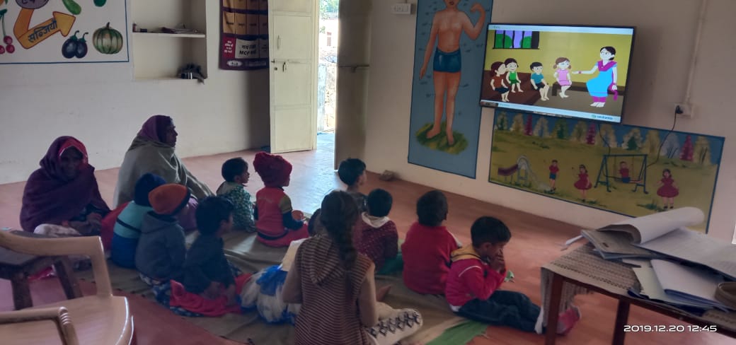 DeptIcds's tweet photo. #Learningbywatching
Showing weather-related information through #television to children in District Sikar Anganwadi center Govindpura c.
#ThankyouAnganwadiDidi #MinistryofWCD #AnganwadiCentres #Classroom https://t.co/WQO3kBMqgU