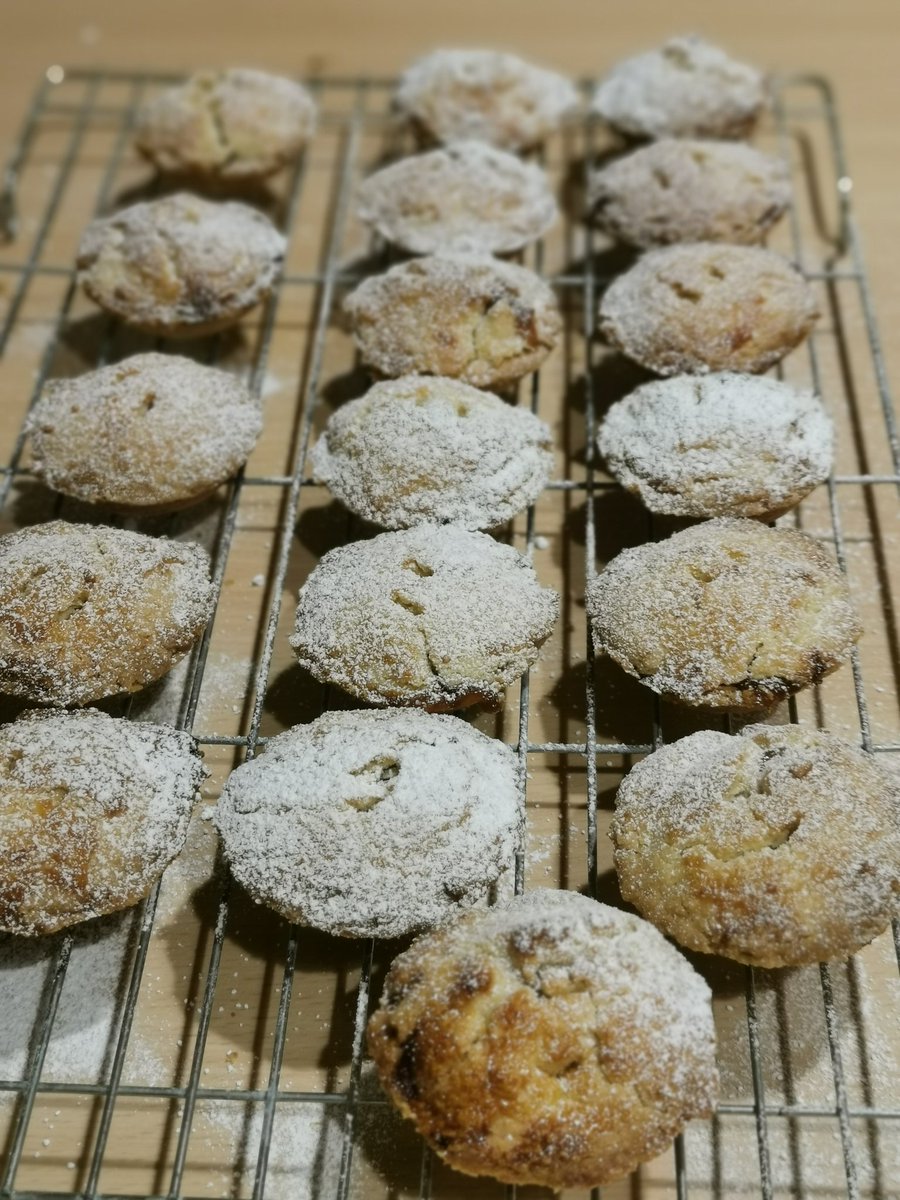 Some of the Christmas activities at #beckettplace :) Group cooking session planned for Christmas Eve :) can't wait! <a href="/PennineCareNHS/">Pennine Care NHS FT</a> #OccupationalTherapy