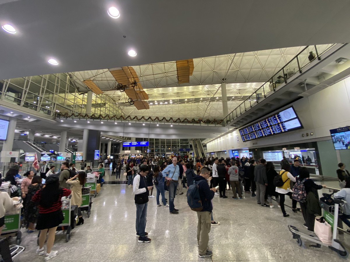 chowyc's tweet photo. #hkia back to its normal self? Haven’t seen it this busy for a long time :) https://t.co/SgUeHGOYmR