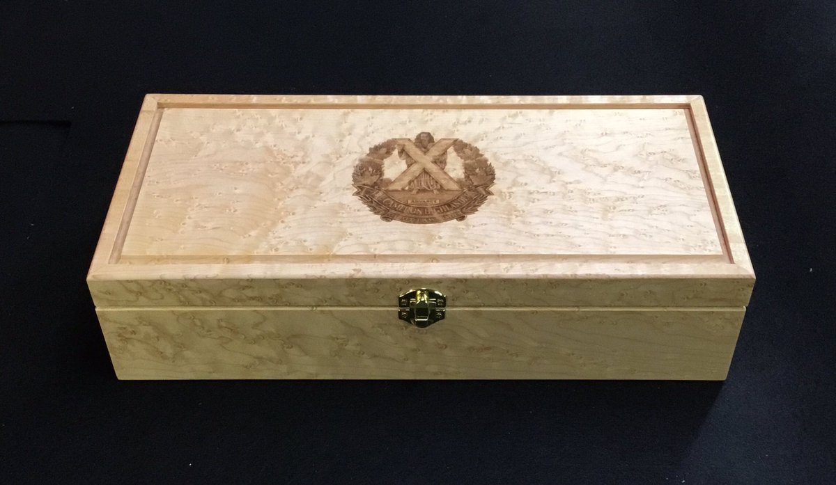 UisgeSource's tweet photo. Handcrafted in Canadian sugar maple by Woody Green, an artisan woodworker, every box incorporates a laser burned Regimental hat badge logo. (2/3) https://t.co/IZZZycVaLl