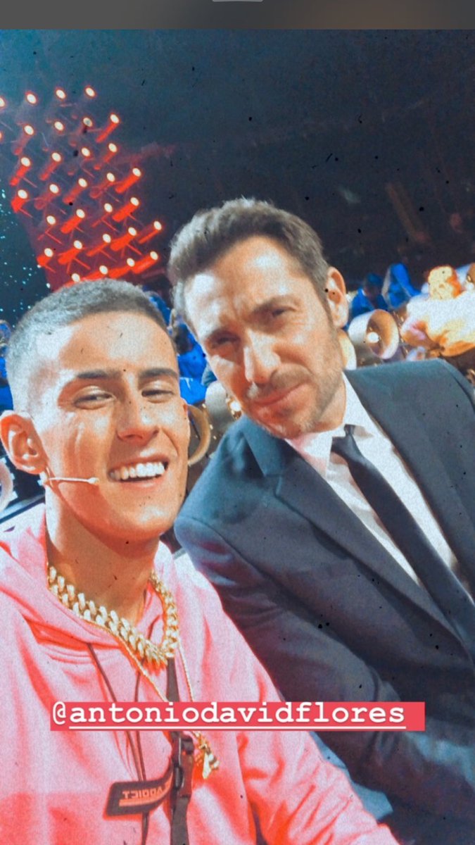 zene1234567's tweet photo. Mis dos unicos gran hermano 💙💙💙💙 ESTO PARA MI SI ES UN GRAN PREMIO QUE NO SE COMPRA DINERO @Adavidflores @elcejasofficial #MeGustaGHVIPFinal https://t.co/S8der3H7a1