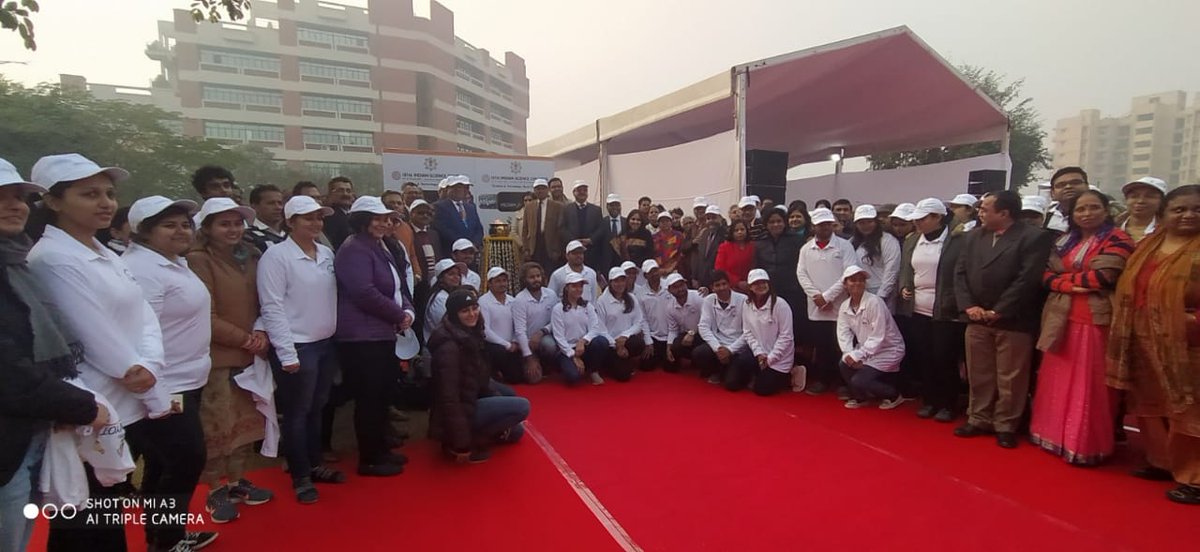 ISCPOIEXPO's tweet photo. With an inspirational inaugural ceremony, the eminent dignitaries and vibrant students ignite the #VigyanJyot #FlameofKnowledge and take pledge and continue the tradition of ISC POI #ISC2020 #ISCPOIEXPO at @GGSIPUIndia https://t.co/XfOHgL2LVx