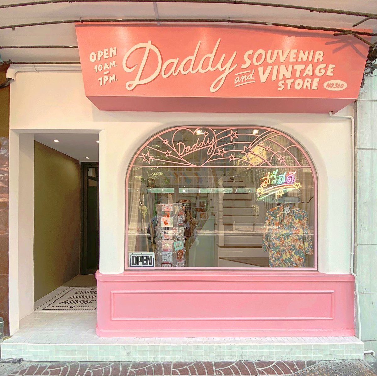 ununfah's tweet photo. Daddy souvenir and vintage store✨
📍BTS หัวลำโพง ทางออก1 เดินมานิดเดียวถึง 
เมื่อร้าน Daddy เปิดสาขาใหม่ก็ไม่ทำให้ผิดหวัง ร้านน่ารักมากกก https://t.co/1RdBjxl6DT